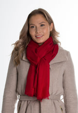 varna villahuivi kaulahuivi huivi scarf lasessor kotimainen kaulassa kiedottuna punainen nainen